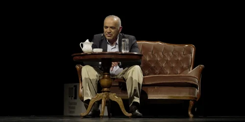 Garry Kasparov la Teatrul Național din Timișoara FOTO UPT