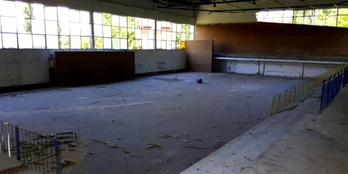 sala de sport a colegiului tehnic matei corvin foto daniel guta adevarul