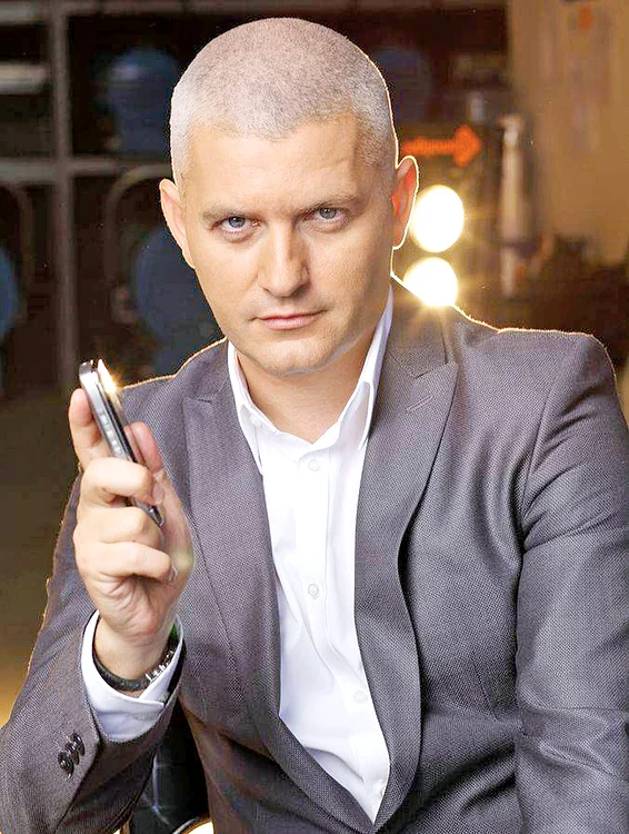 Virgil Ianţu  (48 de  ani) 