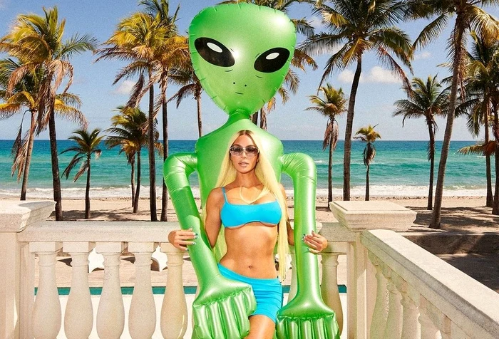 Kim Kardashian te invită pe un tărâm cu totul nou (foto: Instagram)