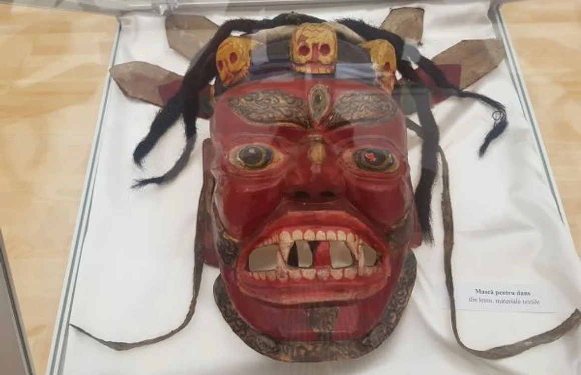 expozitie obiecte tibetane 