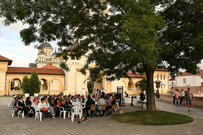 „Există încă martiri, filantropi, erudiţi“ – două întrebări pentru Teodor BACONSCHI jpeg