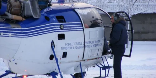Elicopterul aterizează în curtea ISU Delta