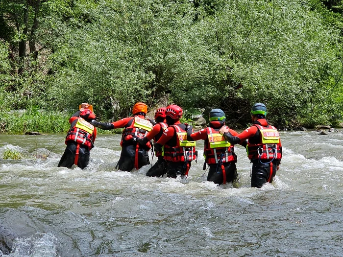 18 salvatori au participat la exercițiul de salvare Foto Salvamont