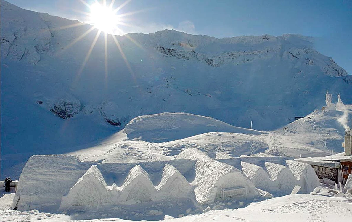 Se vor construi trei iglu-uri