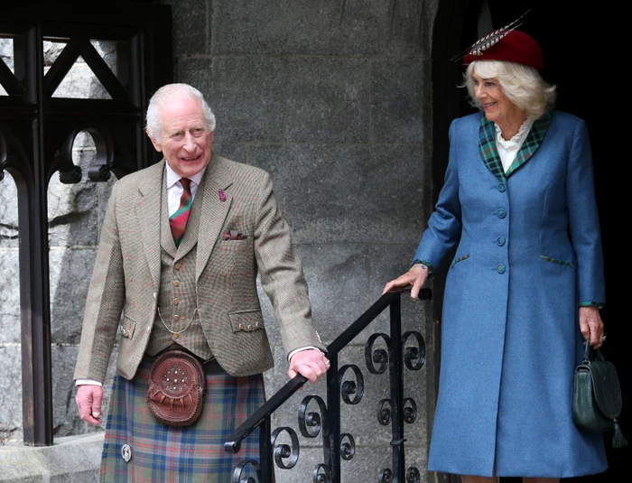 Regele Charles in kilt si Regina Camilla, Profimedia jpg