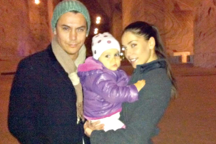 Ca să o scape de răceală, Irina şi Răzvan Fodor şi-au dus fetiţa la Slănic Prahova (FOTOGRAFII: ARHIVA PERSONALĂ)