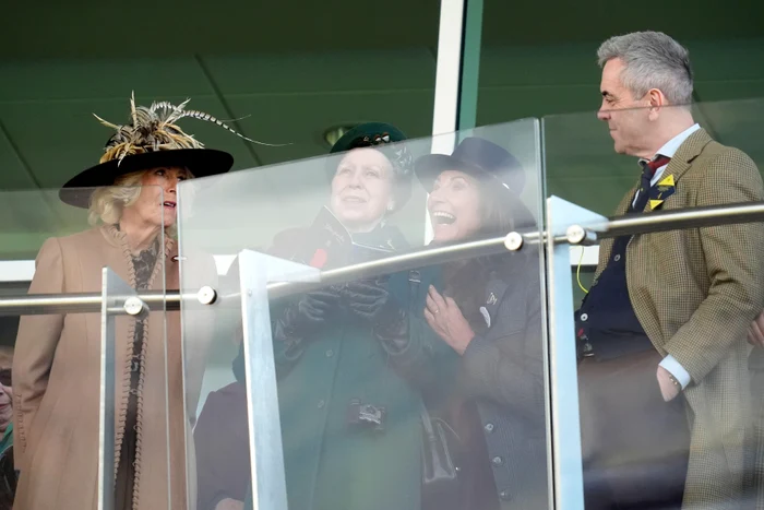 Carole Middleton la Festivalul Cheltenham, Profimedia (2) jpg