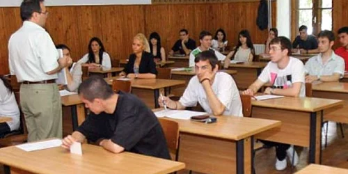 Un elev a fost eliminat în prima săptămână de examen  