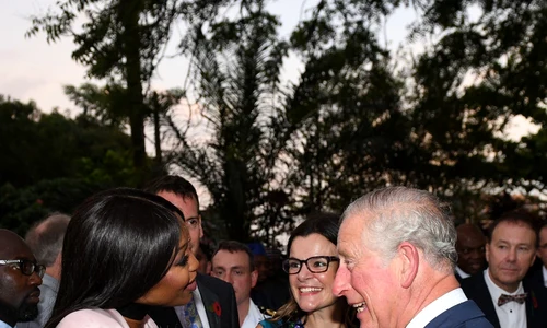 Prințul Charles şi Naomi Campbell s au întâlnit la o recepţie în Nigeria jpeg