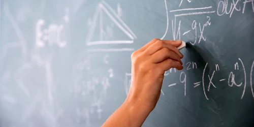 Ecuatie matematica, foto Shutterstock jpg
