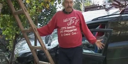 Radu Marinescu culegea la vie în momentul în care autoturismul a intrat peste el în curte