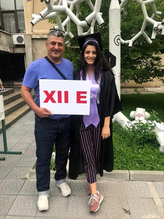 Dani Popescu și fiica cea mare, studentă la Medicină