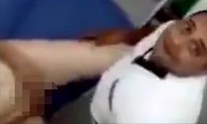 Bărbatul s a retras imediat când și a dat seama că este filmat jpeg