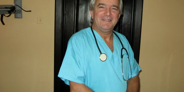 Doctorul Paul Alexandru îşi face meseria cu dedicaţie