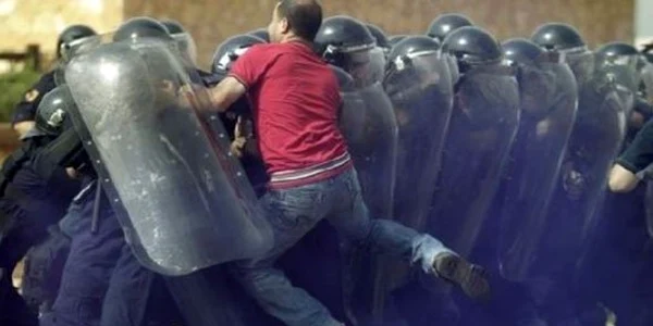Anonymus chemare la proteste globale foto de la unteanu