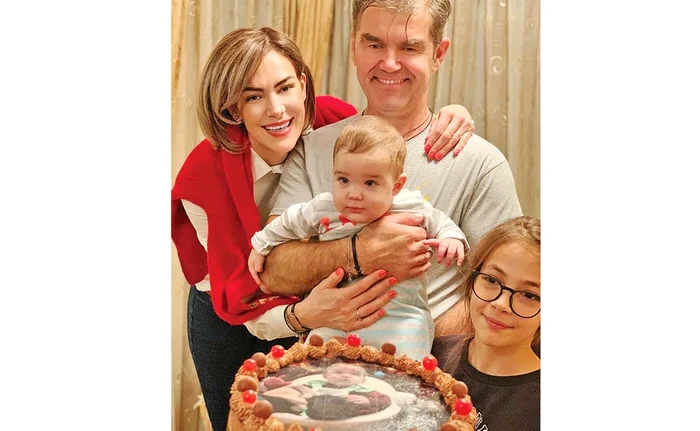 
    Roxana Ciuhulescu l-a serbat pe Cezar  