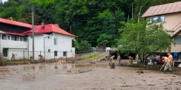 dezastrul de la bușteni jpg