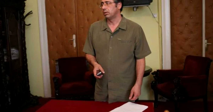 Medicul George Bogdan Ungureanu, managerul Spitalului Nr. 2, a anunţat astăzi noul director financiar-contabil. 