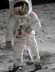 neil amstrong pasi pe luna cosmonaut jpeg