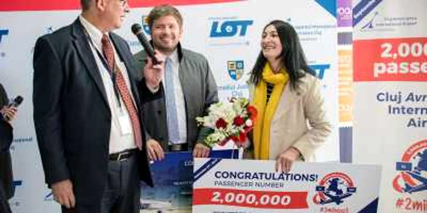 Pasagerul cu numărul 2.000.000 a fost o doamnă  FOTO Aeroportul Internaţional Cluj
