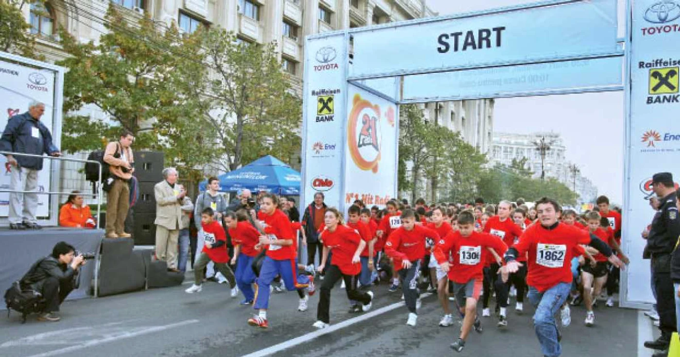 Mii de persoane, adulţi şi copii, au participat anul trecut la maraton