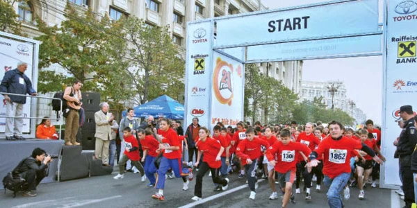 Mii de persoane, adulţi şi copii, au participat anul trecut la maraton