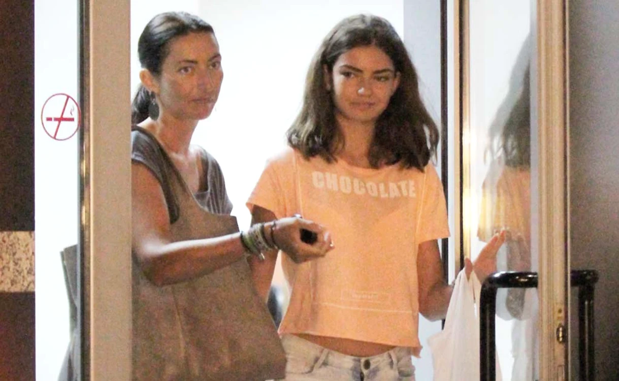 
    Ioana (15 ani) si-a găsit linistea alături de mama ei, Irina Boureanu, care i-a fost alături în fiecare clipă după scandalul cu tatăl ei, Cristi Boureanu  