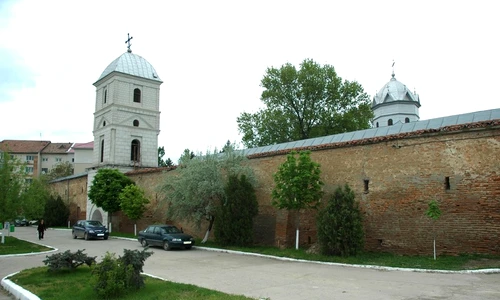 1 manastirea slobozia ansamblu jpg jpeg