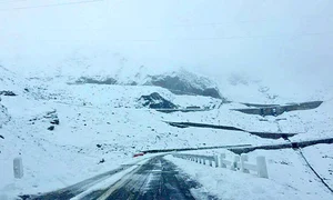 Transalpina  De ieri se circulă  restricţionat pe cel mai  înalt drum din România jpeg