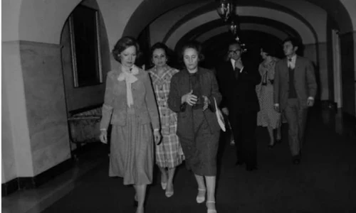 „Sinuciderea“ lui Chivu Stoica, consilierul Pacepa şi traducătorul „savantei“ jpeg