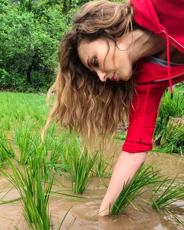 Iulia are grijă de fermă