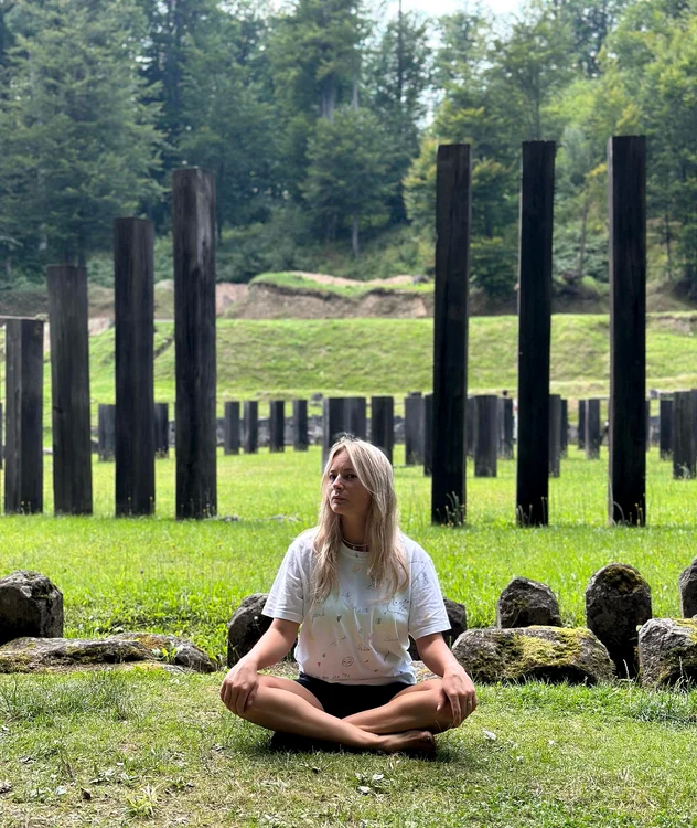 Laura Cosoi cu autorulota în vacanță, Instagram (9) jpg