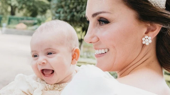 
    Kate Middleton a fost surprinsă plimbându-se alături de prinţul Louis în partea publică al parcului Kensington Foto: Instragram Seda Akkul   