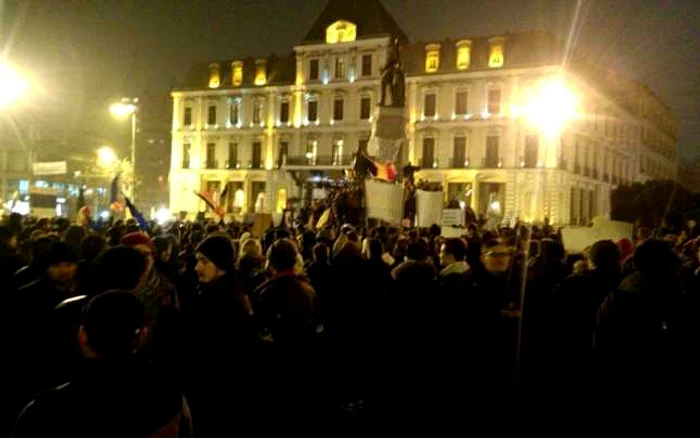 Peste 4.000 de oameni s-au adunat la protestele de vineri din Iaşi. FOTO: Ionuţ Benea