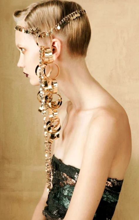 Modelele sofisticate şi grele trebuie purtate numai la evenimente speciale, pentru o durată limitată de timp