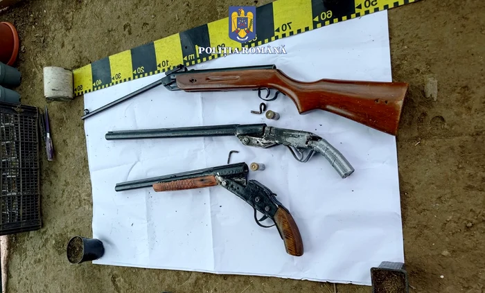 Mai multe arme au fost descoperite la domiciliul ialomițeanului SURSA IPJ Buzău