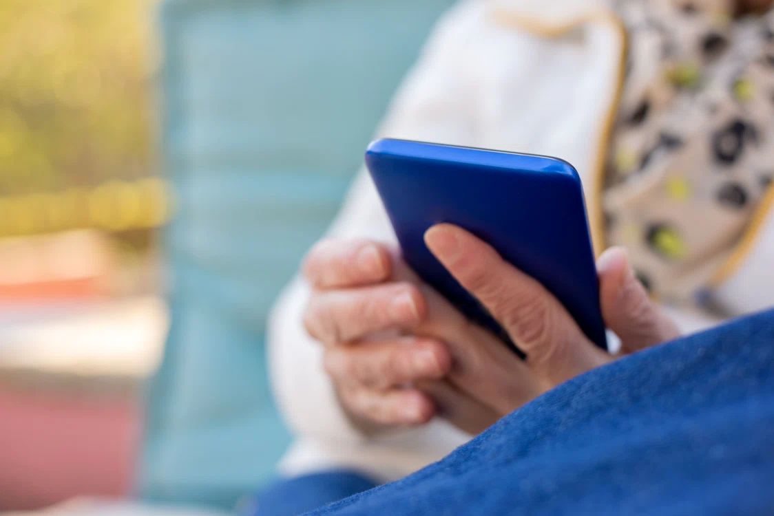 Pensionarul a sunta la 112 să vorbească cu cineva