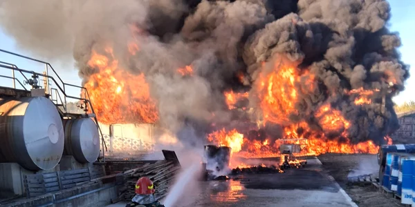 incendiu la o hala din valcea png