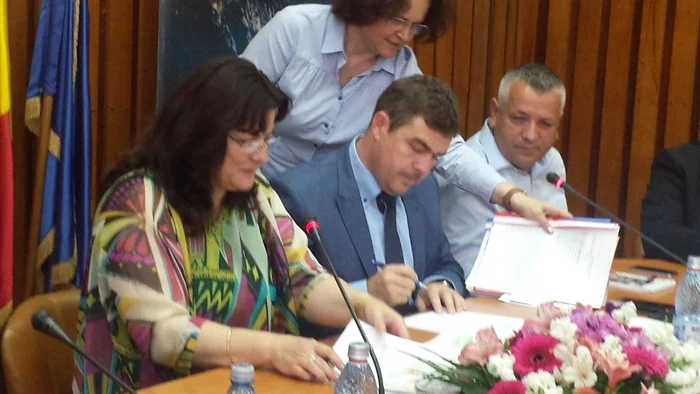 semnare contract finantare severin FOTO Alexandra Georgescu