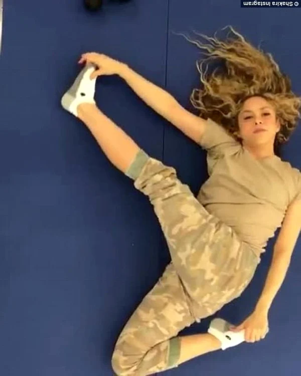 shakira shakira jpeg