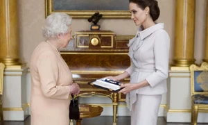 regina elisabeta inaltime2 0 jpeg