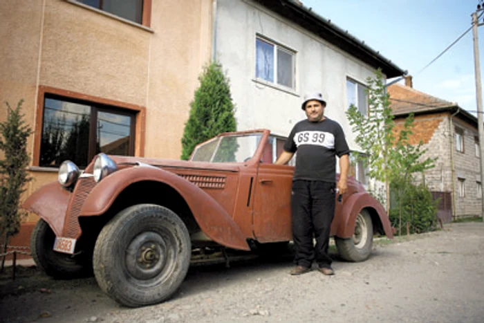 Timişoara: PORTRET / Cornel Ducan: „Am restaurat peste 300  de maşini”