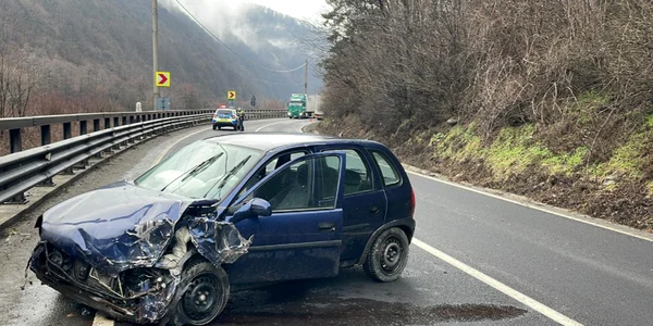 Accident pe Valea Oltului la Lazaret Sibiu Foto IPJ Sibiu jpeg