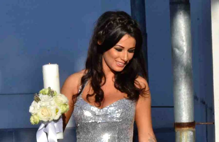 Amda Adam s-a căsătorit duminică cu Sorin după opt luni de relaţiefoto: Alex Muscaliu