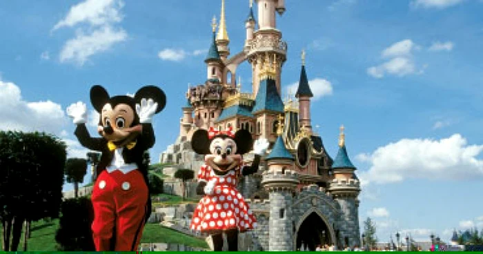 Euro Disneyland, Paris: Excursie fantastică în lumea copilăriei