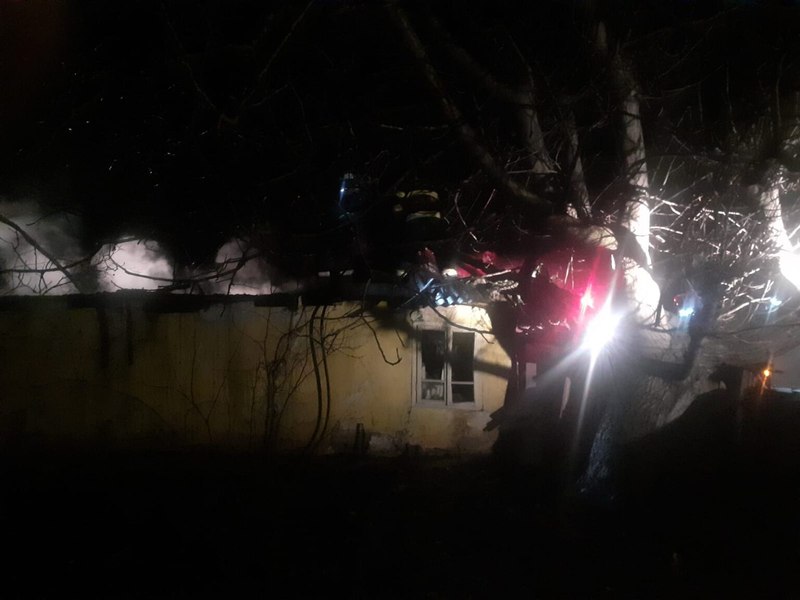 Bătrân incendiat pentru o datorie infimă. Sentinţă pentru crimă într-un sat din Moldova 