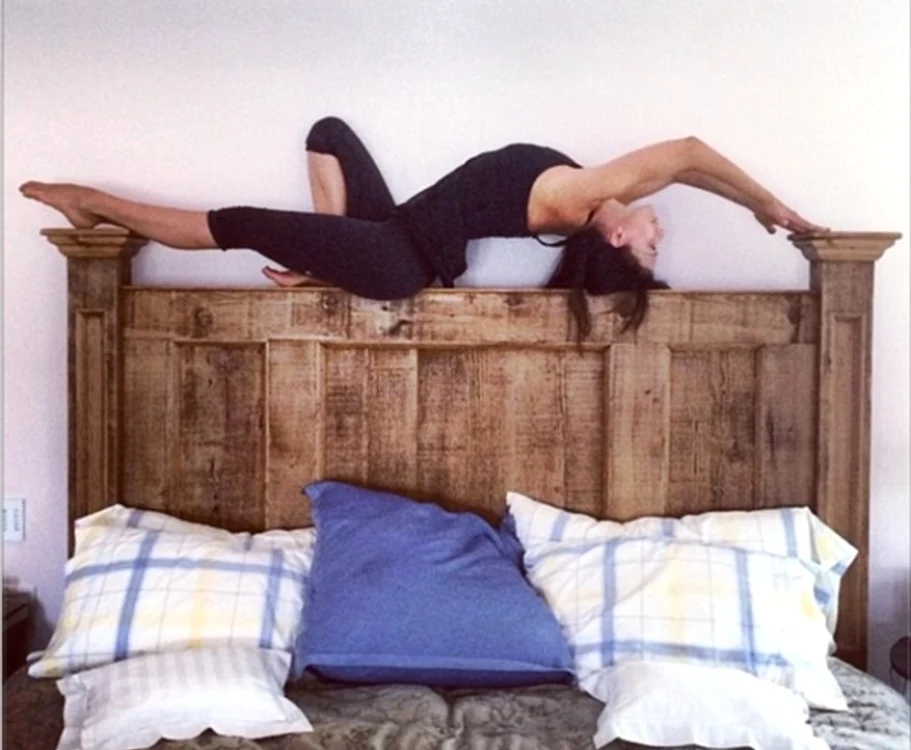 
    Hilaria Baldwin îşi supune corpul celor mai mari cazne. Dar îi placeFoto: Instagram  