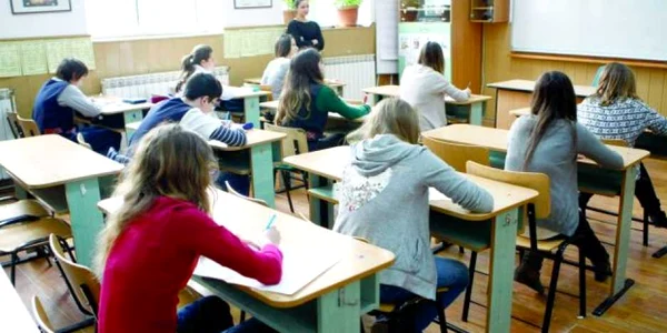 Elevii susţin astăzi proba la limba româna. FOTOArhivă