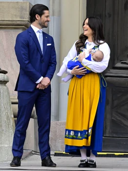 Prințesa Sofia cu micuța Ines în brațe, alături de Prințul Carl Philip, Foto Profimedia